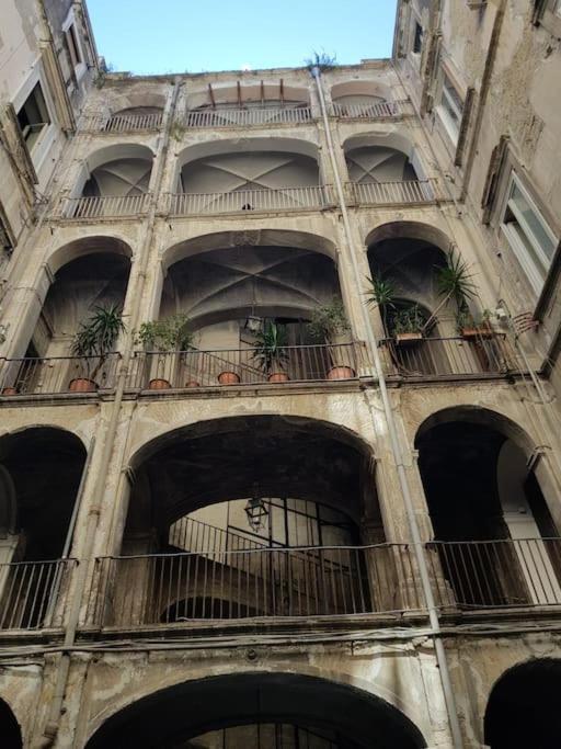 Fashion Cathedral Apartment, Centro Storico Napoli Kültér fotó